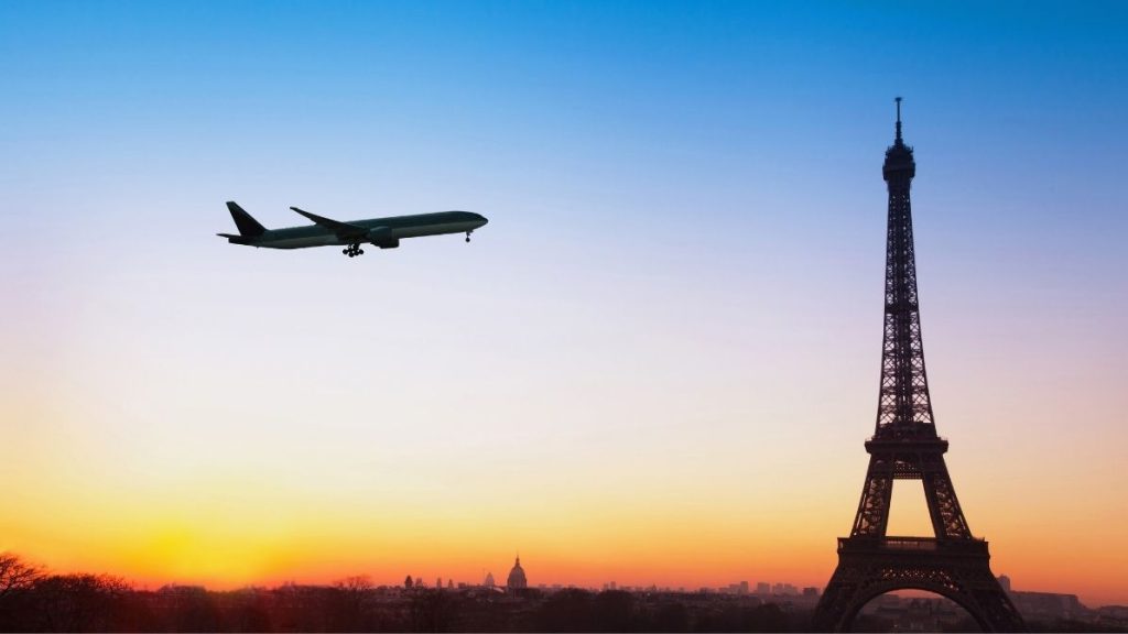 traveling pertama kali ke paris